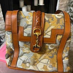 Gorgeous equestrian look handbag with long handles made in Italy